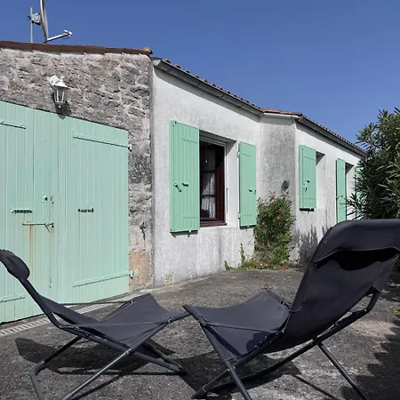 Holiday home Maisonnette Au Centre De St Pierre *